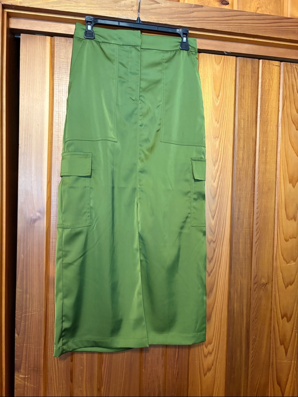 House of Harlow 1960 green satin cargo skirt!